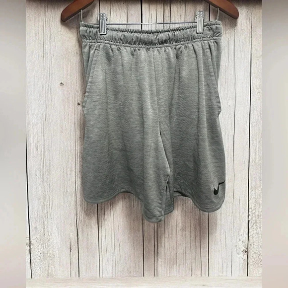 Men’s Nike Heather Gray Drawstring Shorts Size Medium - Picture 1 of 5